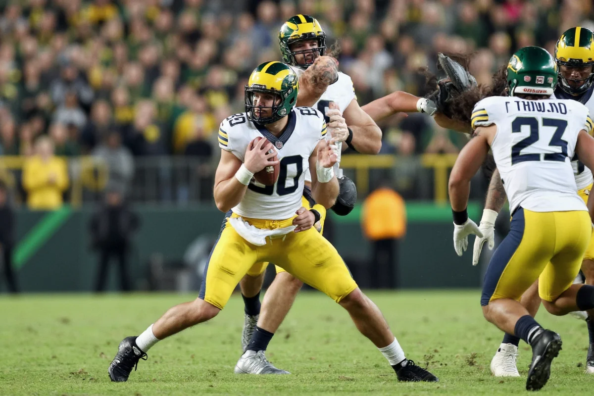 Where to Watch Michigan vs Oregon Football 2025