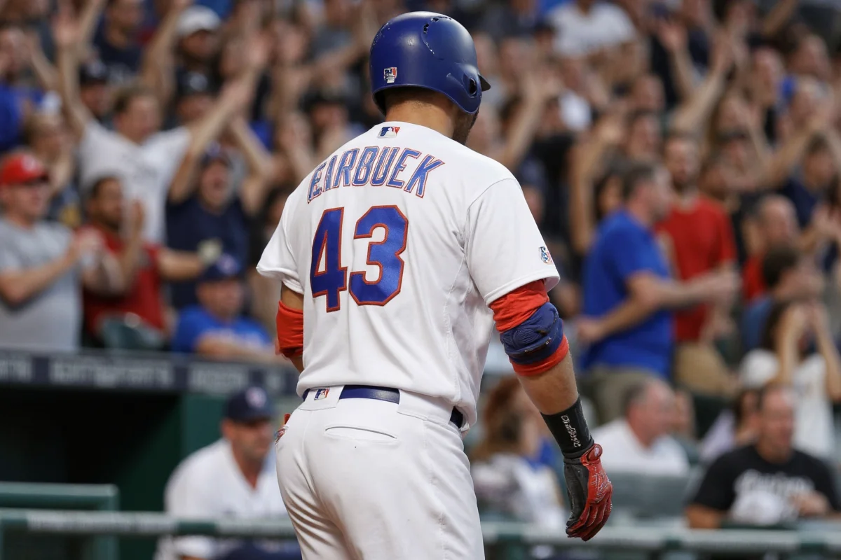 What Does R Mean in Baseball? Explained with Examples