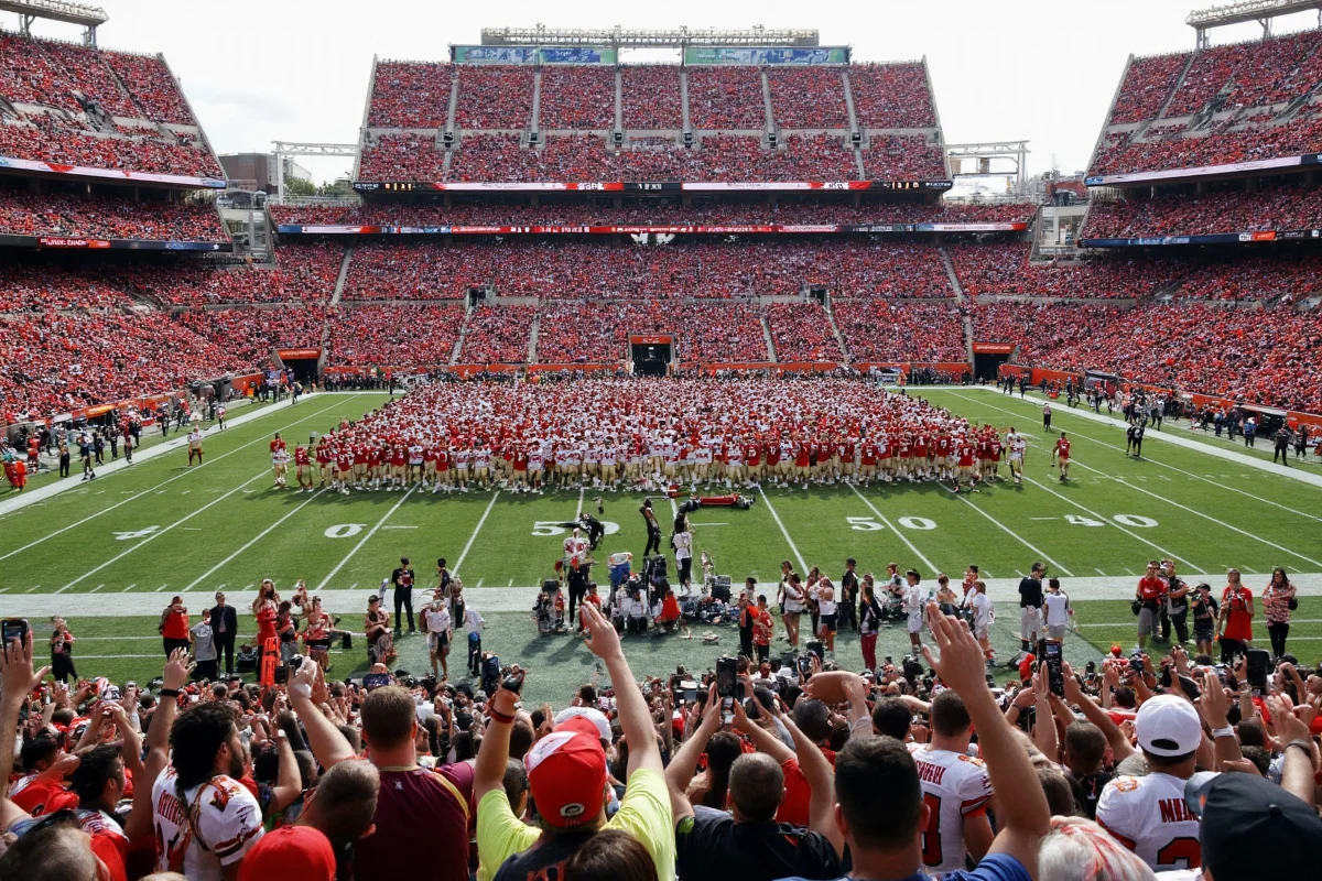 When Is Halftime in Football? NFL, NCAA & Soccer Explained