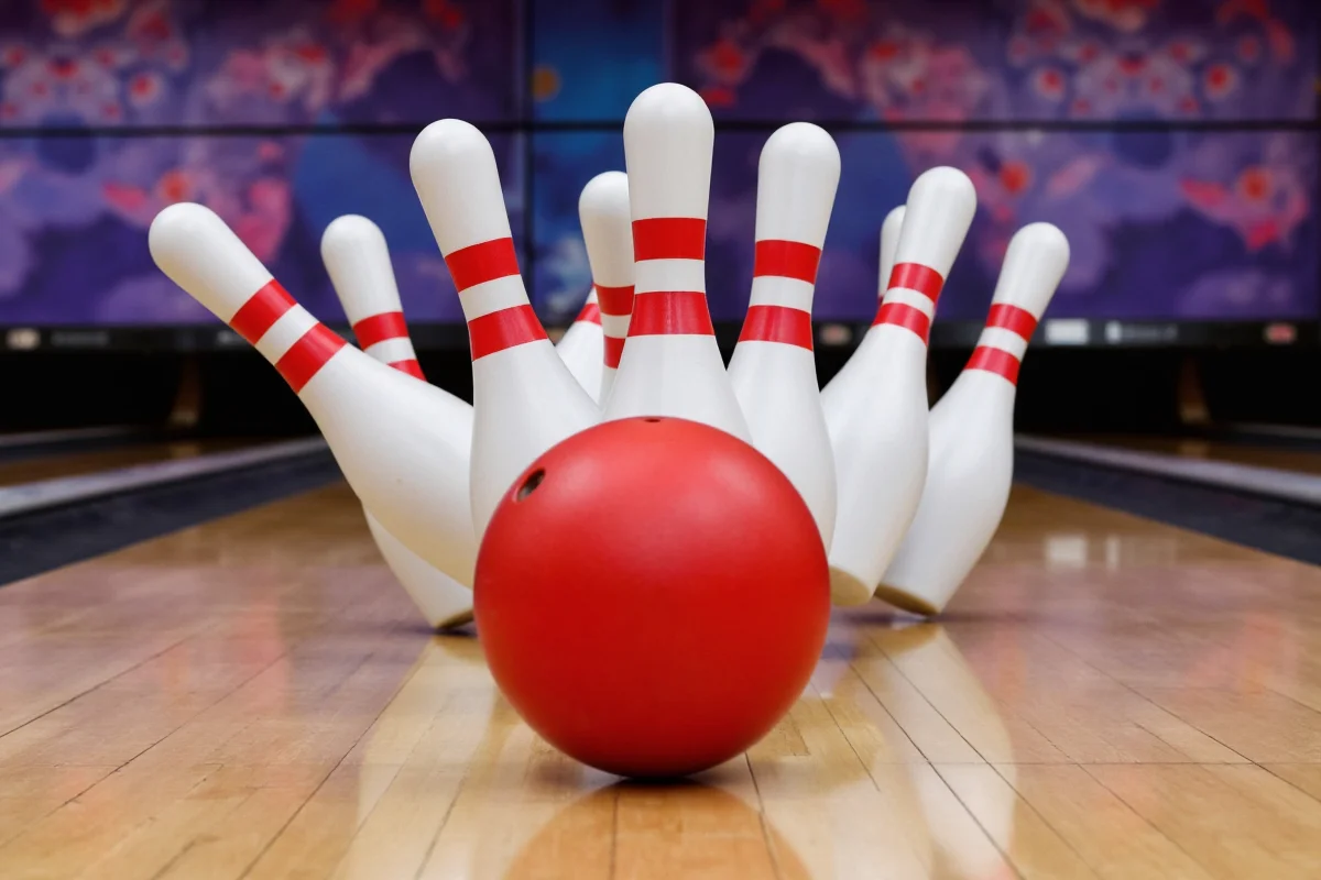 How Much Is a Game of Bowling Near Me? (2025 Prices)