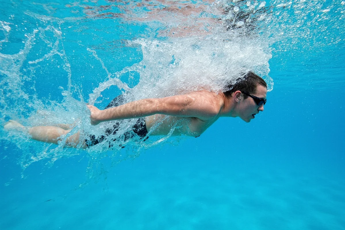 How Fast Do Humans Swim? Speeds by Level & Stroke