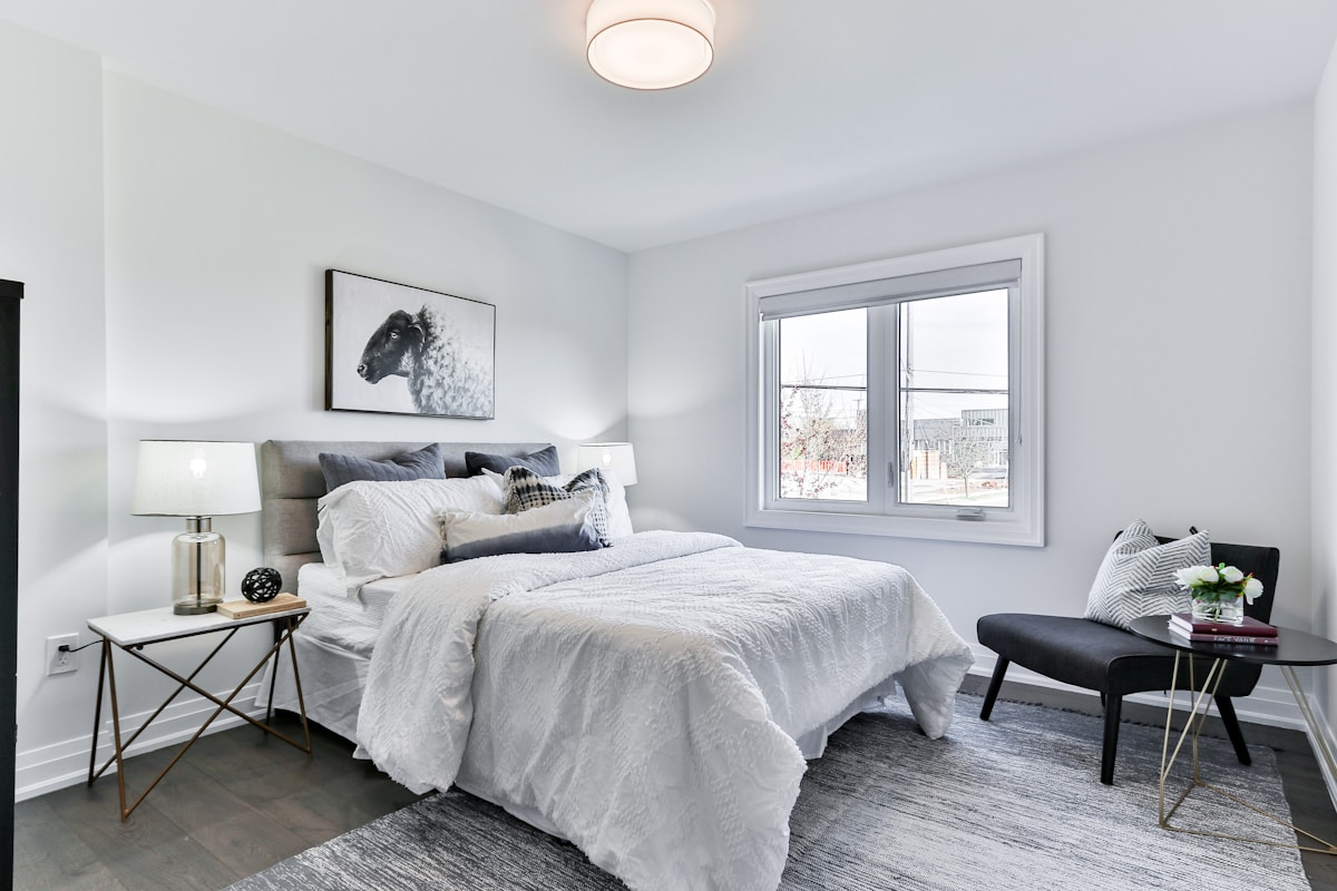 Living Room Lighting Tips: A Designer's Guide to Layered Illumination | The Decor Mag